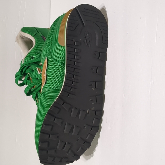 New Balance 574 boys size 5 Green Nylon Canvas Suede Athletic Sneakers Shoes. - Picture 4 of 8